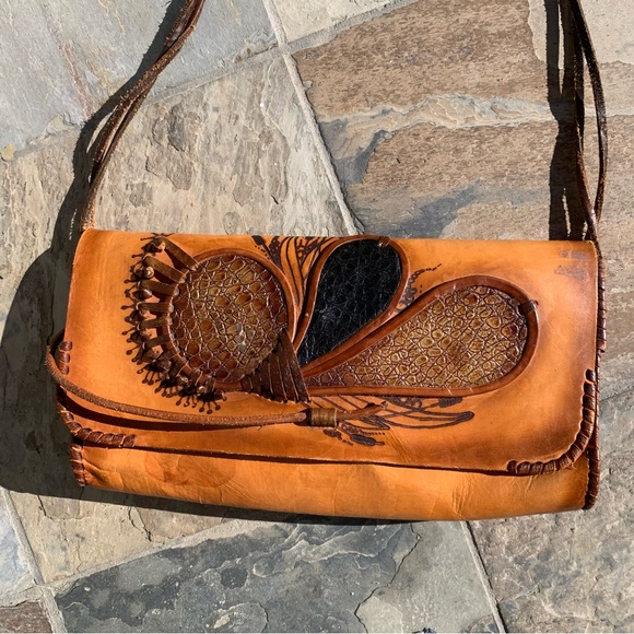 Speciality artisan handcrafted leather dragonfly indie festival shoulder bag - Picture 3 of 15